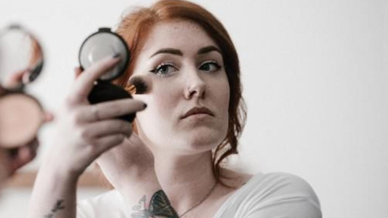 Deze beautytrend zorgt ervoor dat je make-up perfect blijft zitten