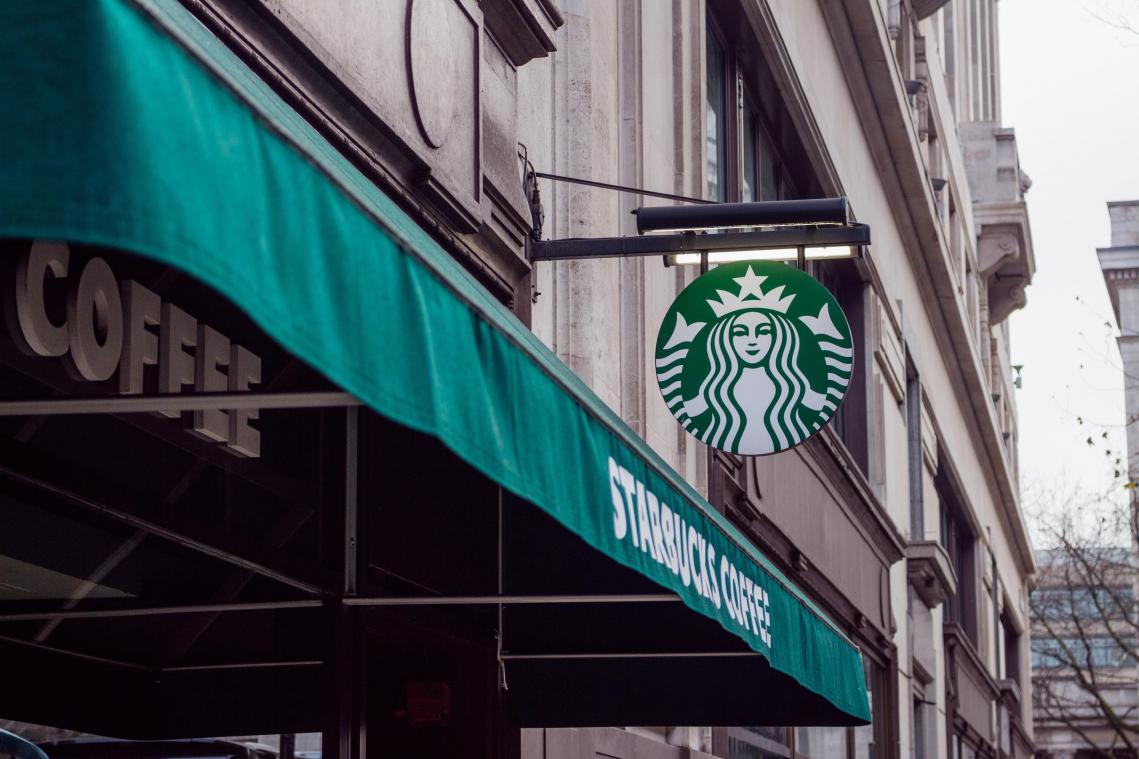 Barista vergeet cream cheese, klant bedreigt haar met pistool