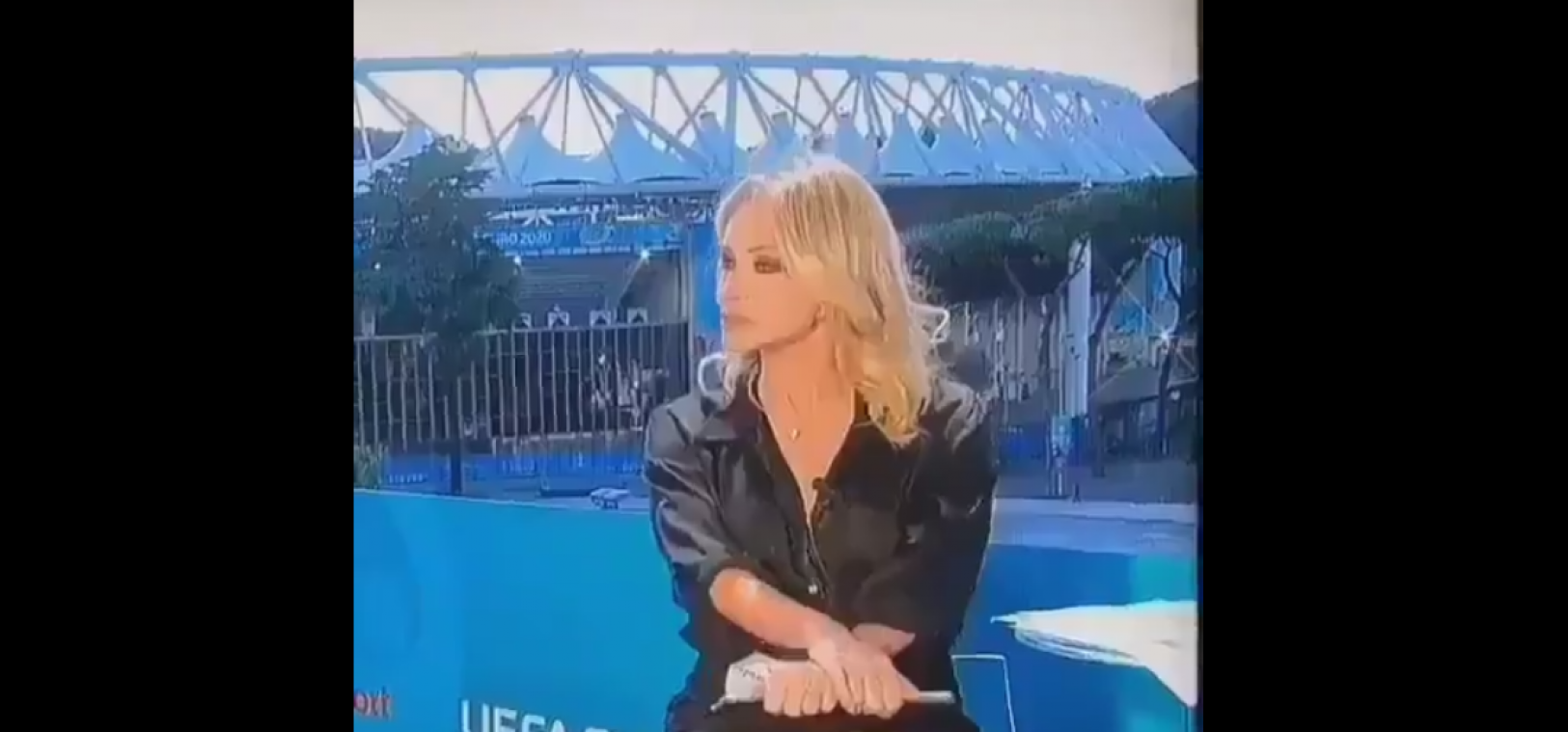 EK-presentatrice beroert Italië met ‘gênant’ moment: «Heeft ze wel een onderbroek aan?» (video)