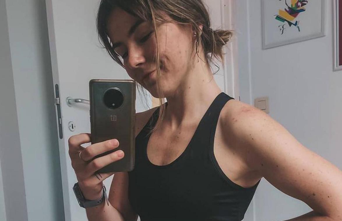 Kato Callebaut toont eerlijke selfies: «Hetzelfde lichaam, verschillende hoeken»