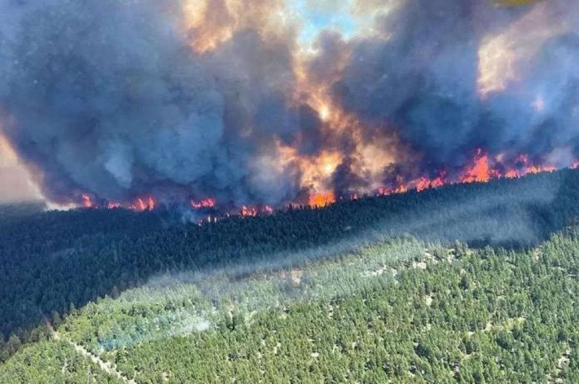 Recordhitte in Canada: brand vaagt dorp weg