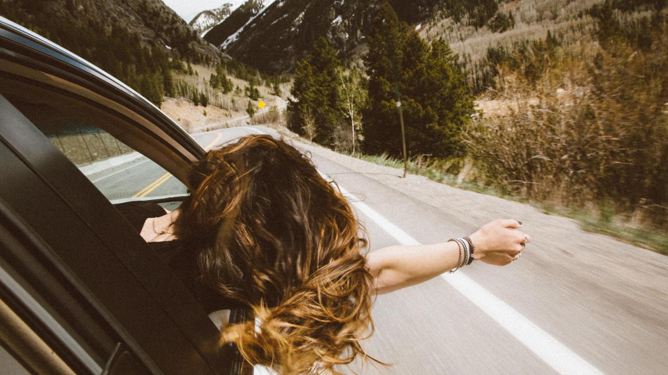 De vakantie komt eraan, zo voorkom je dat je ziek wordt in de auto