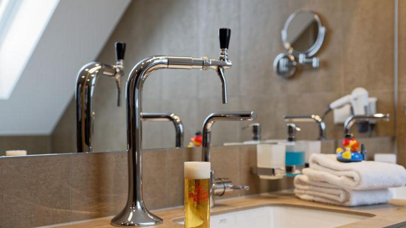 In dit hotel staat alles in het teken van bier én heb je zelfs een biertap op je kamer