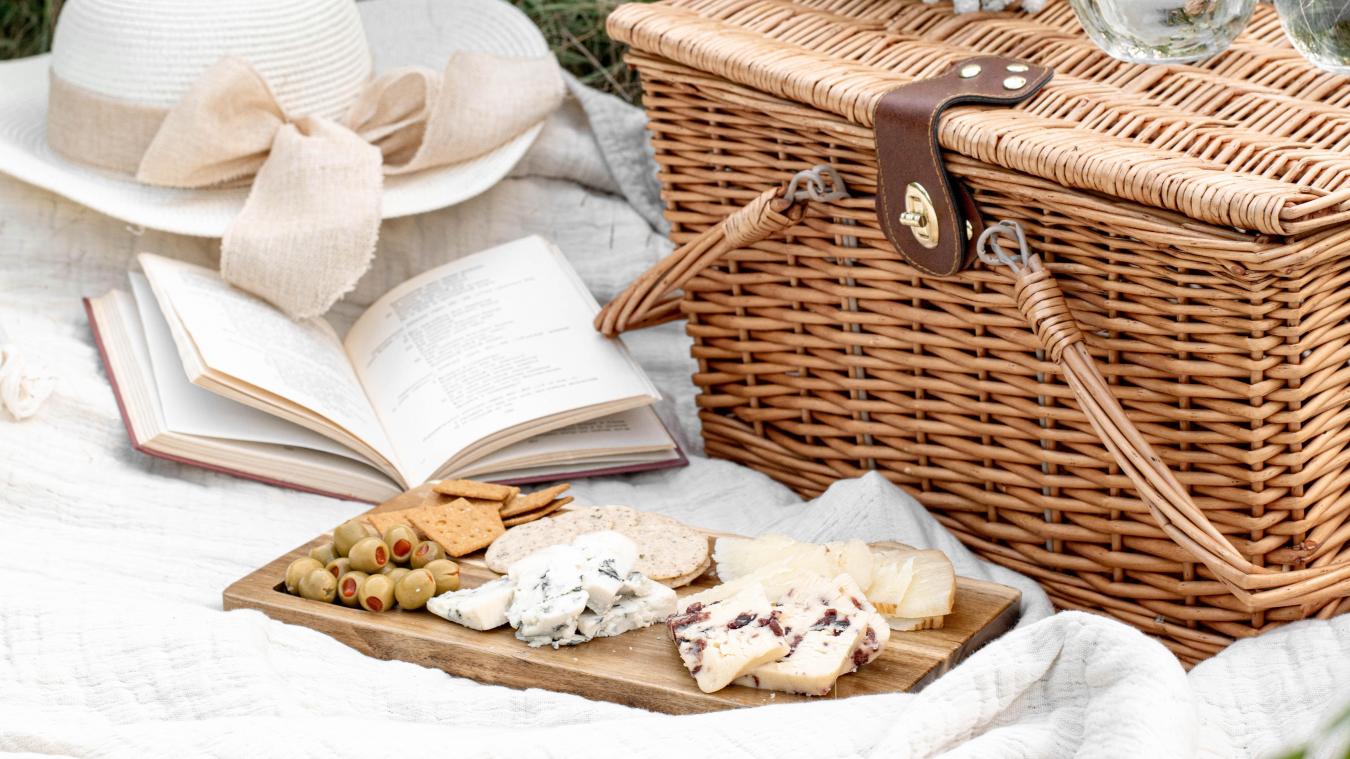 Deze picknicktafel leert je om zero waste te picknicken