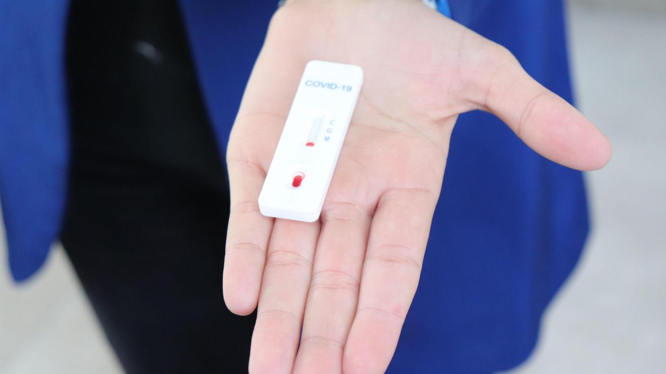 BIZAR. Spijbelen met valse positieve coronatest: «Cola om de test te vervalsen»