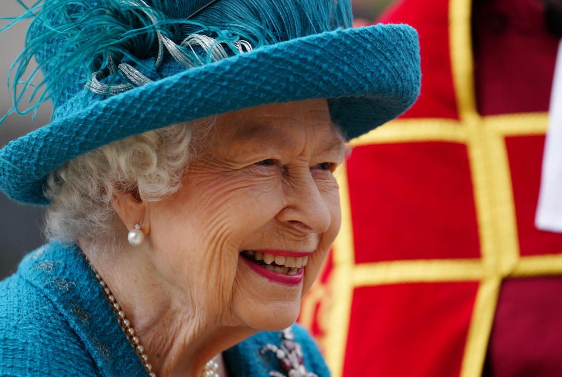 Queen wenst Engels elftal succes met foto uit oude doos en ‘geheime boodschap’