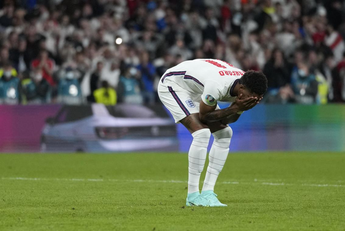 Engelse penaltynemers bedolven onder racistische berichten: «Walgelijk»