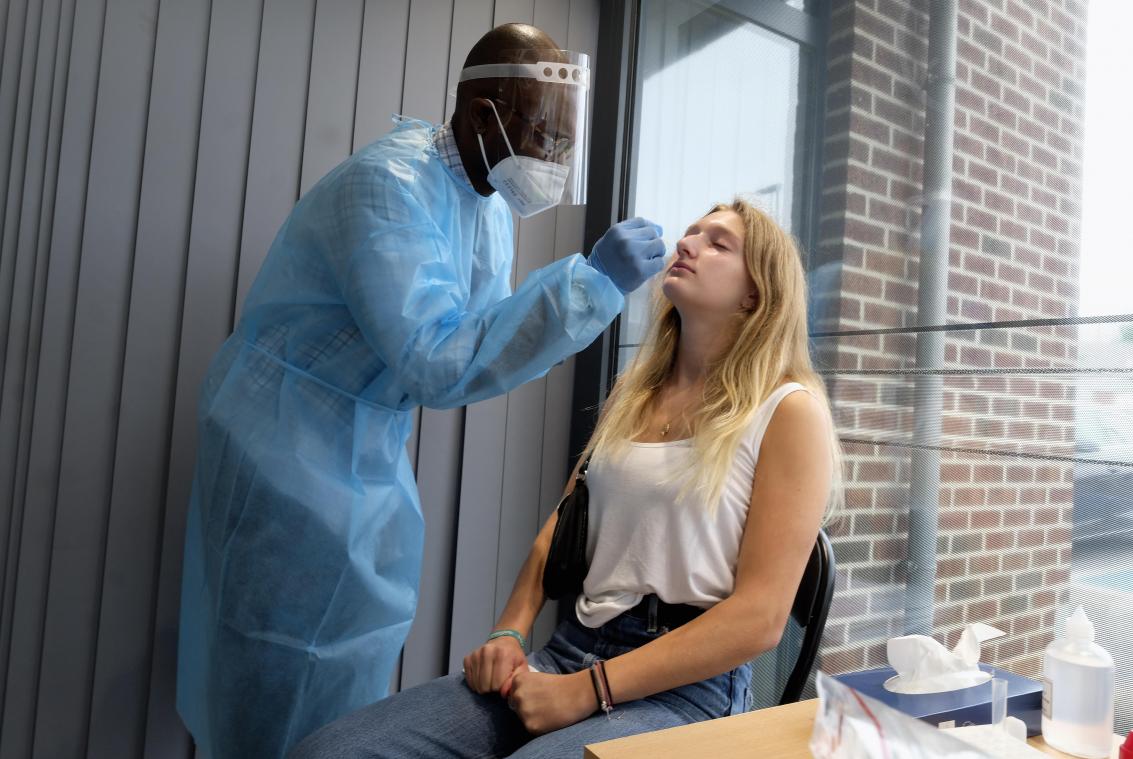 Aantal nieuwe besmettingen blijft fors stijgen