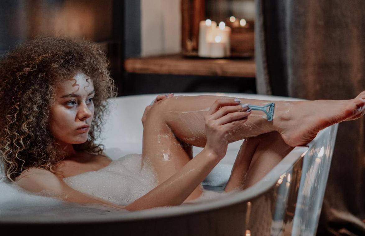 Vrouw in tranen na opmerking van vriend over haar schaamhaar: «Ik ben er kapot van»