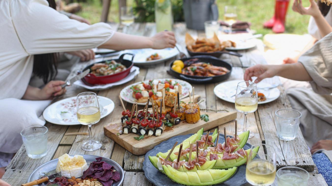 Dit eet je beter niet bij warm weer