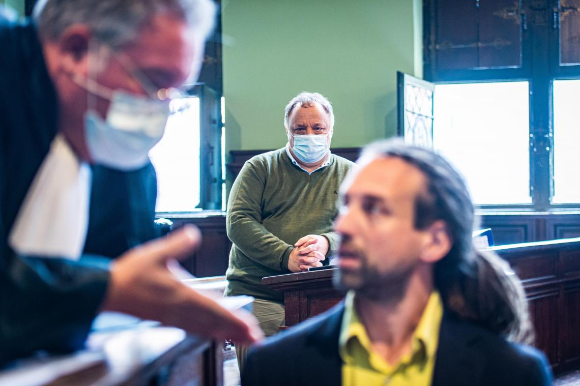 Nederlandse antivaxer daagt Marc Van Ranst voor rechter
