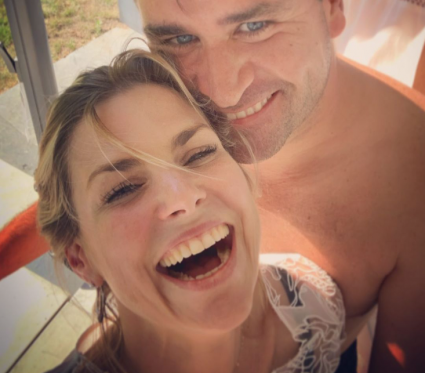 Tanja Dexters en vriend betrokken bij spectaculaire vechtpartij met ander koppel in Marbella (video)