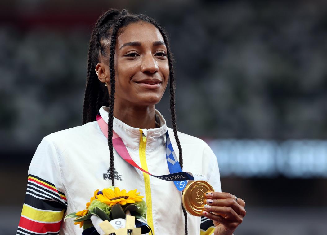Nafi Thiam één dag na goud: «Waar ik nu zin in heb? In bed slapen dat niet van karton is»