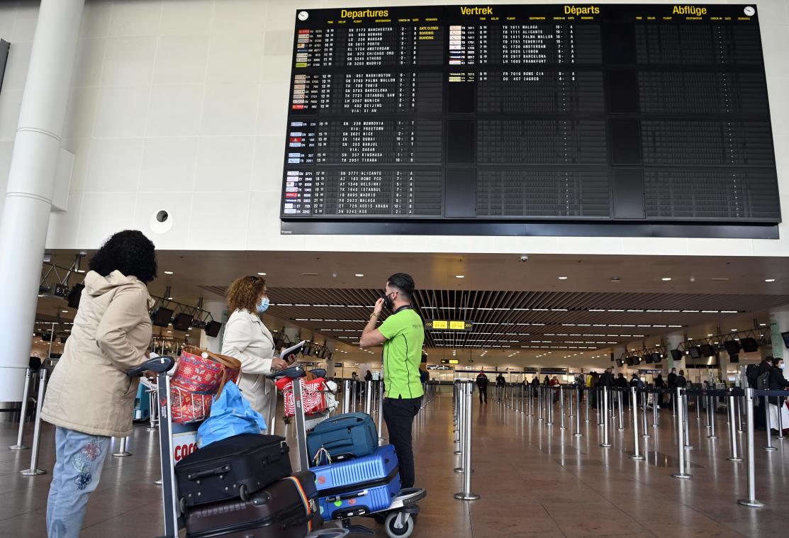 Zoveel procent van de positieve testen in Brussel komt van reizigers uit rode zones