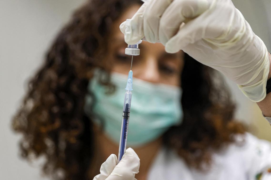 Mensen met verzwakte immuniteit krijgen derde prik