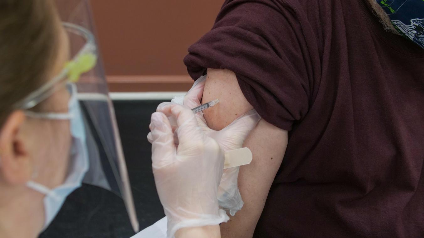 Slechts 0,2 procent van volledig gevaccineerden liep alsnog infectie op