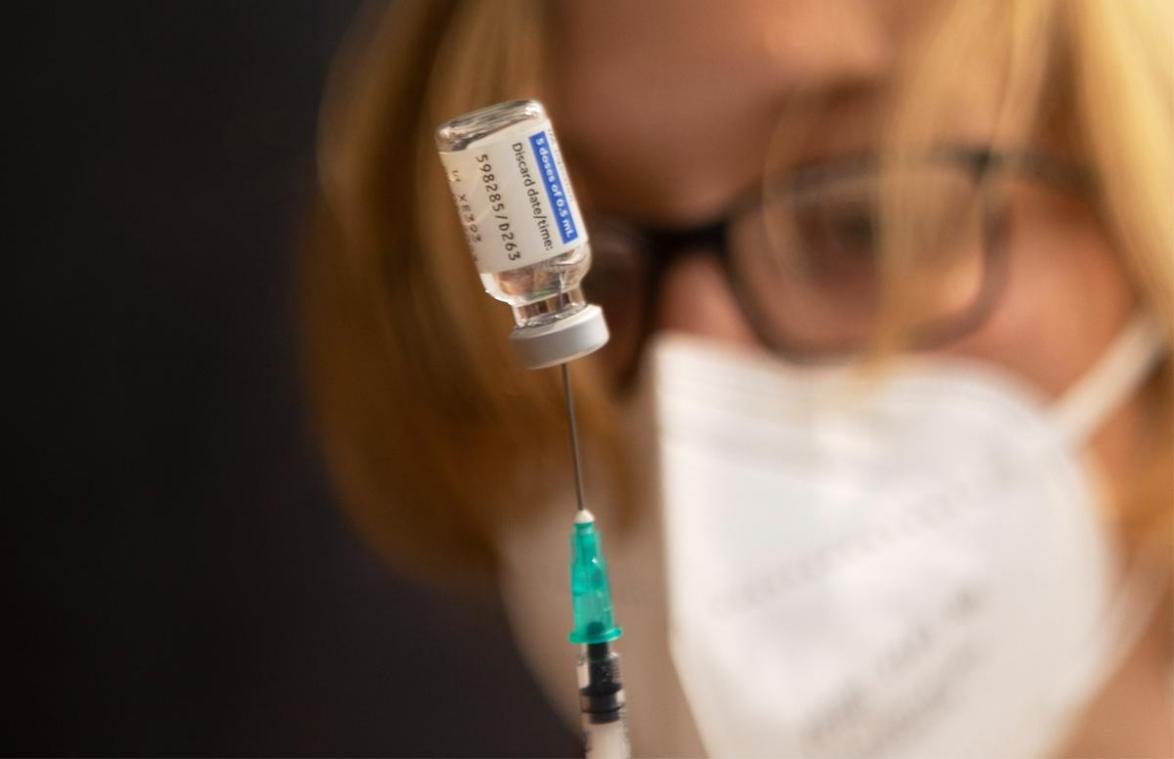 Nieuw onderzoek toont aan dat vaccins minder goed beschermen zes maanden na tweede prik