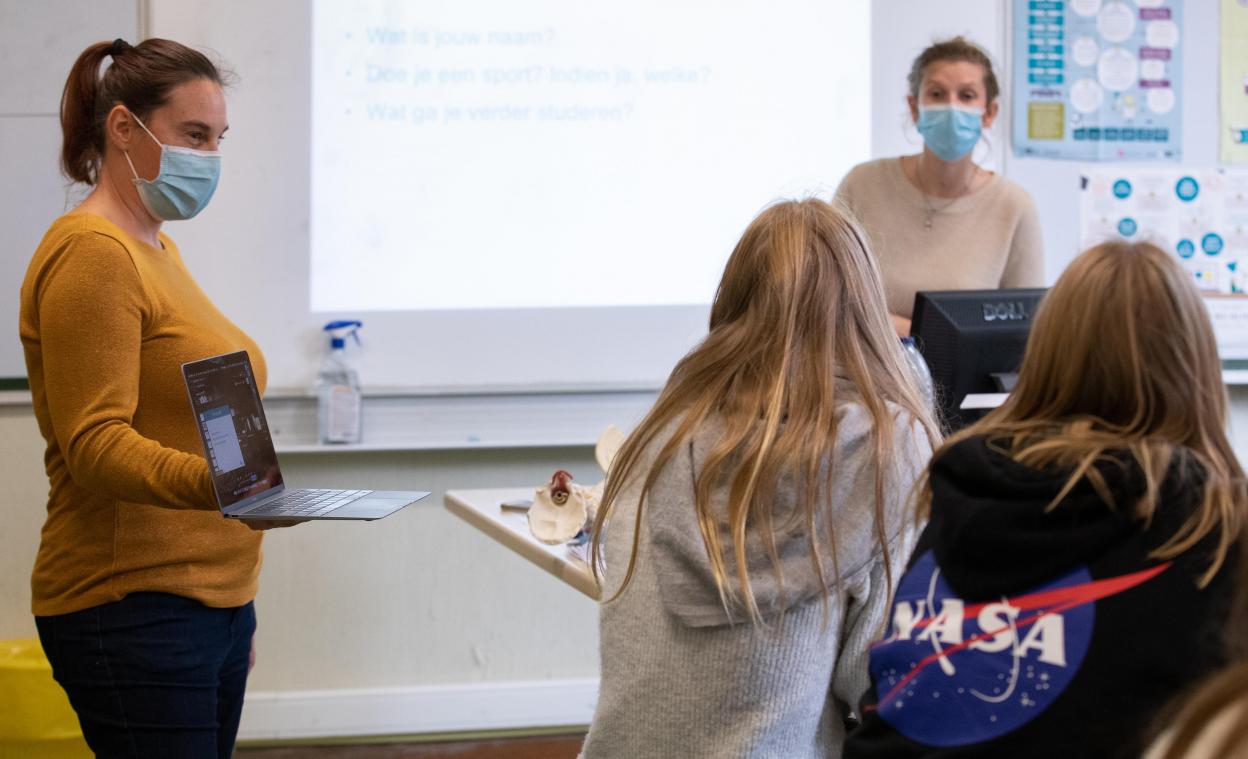 1 SEPTEMBER. «Laten we tijd nemen om effecten van afstandsonderwijs te evalueren»