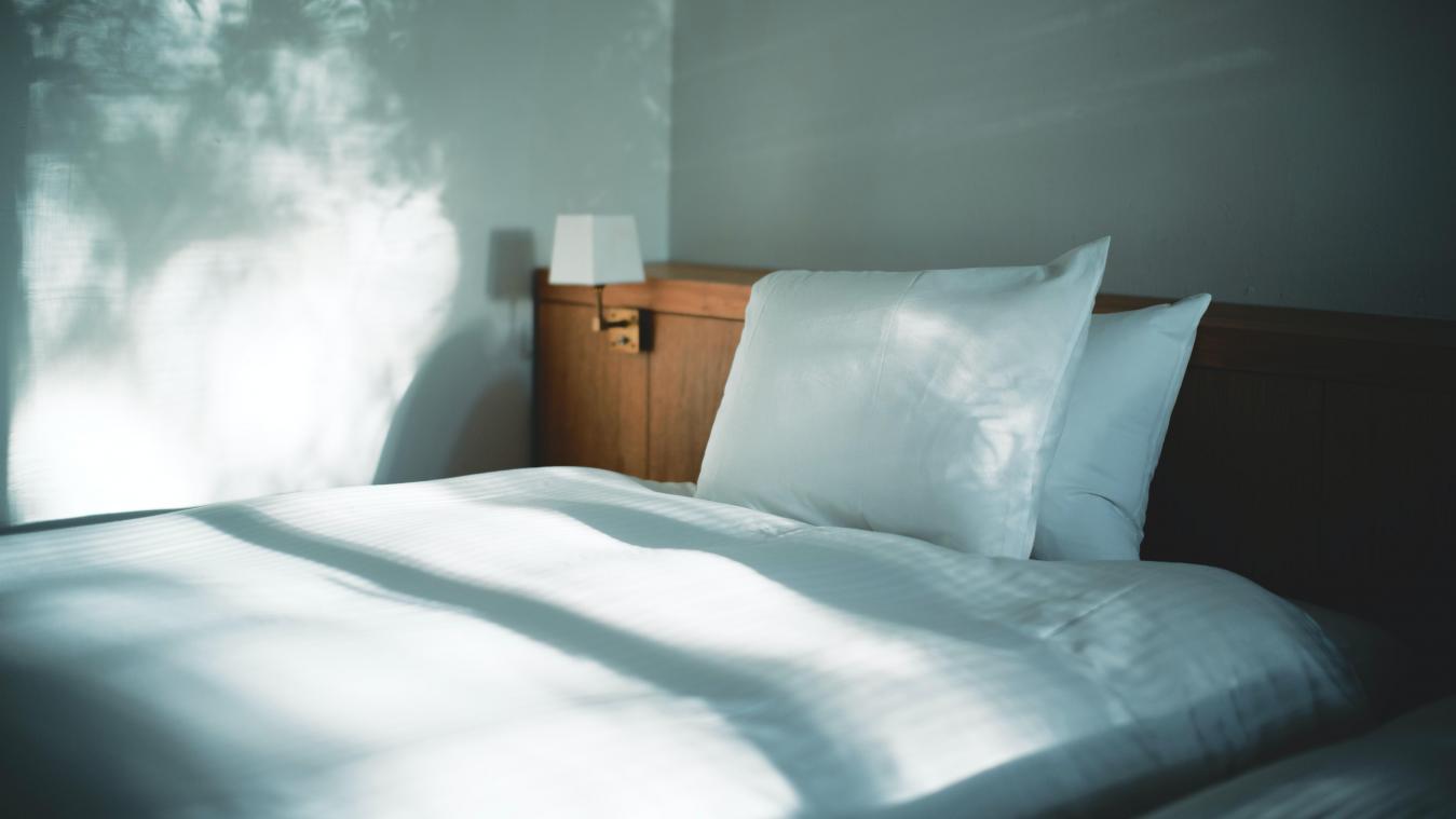 LIFEHACK. Zo krijg je hardnekkige vlekken uit je matras