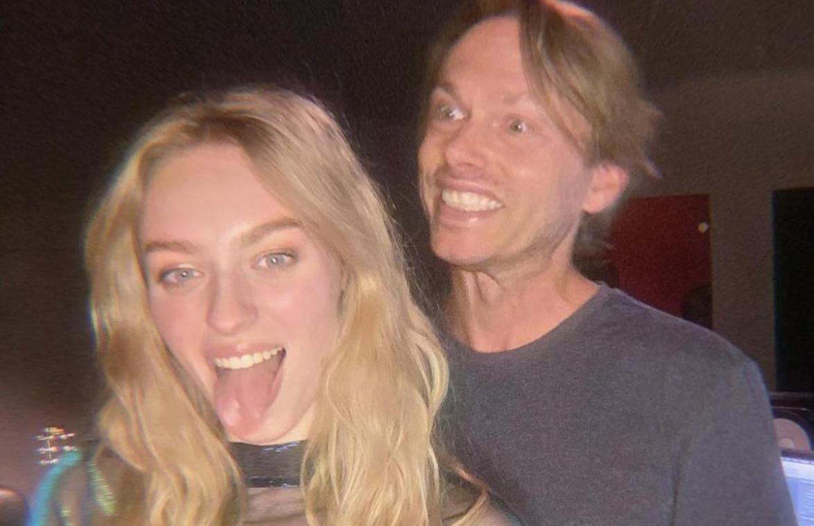 Regi reageert op geruchten rond hem en Camille Dhont: «Regelmatig blijven logeren»