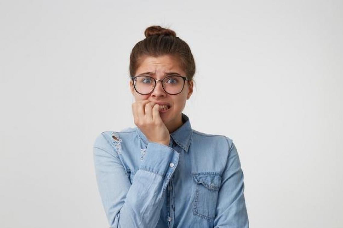 Ergerlijk maar onweerstaanbaar: waarom friemelen we ?