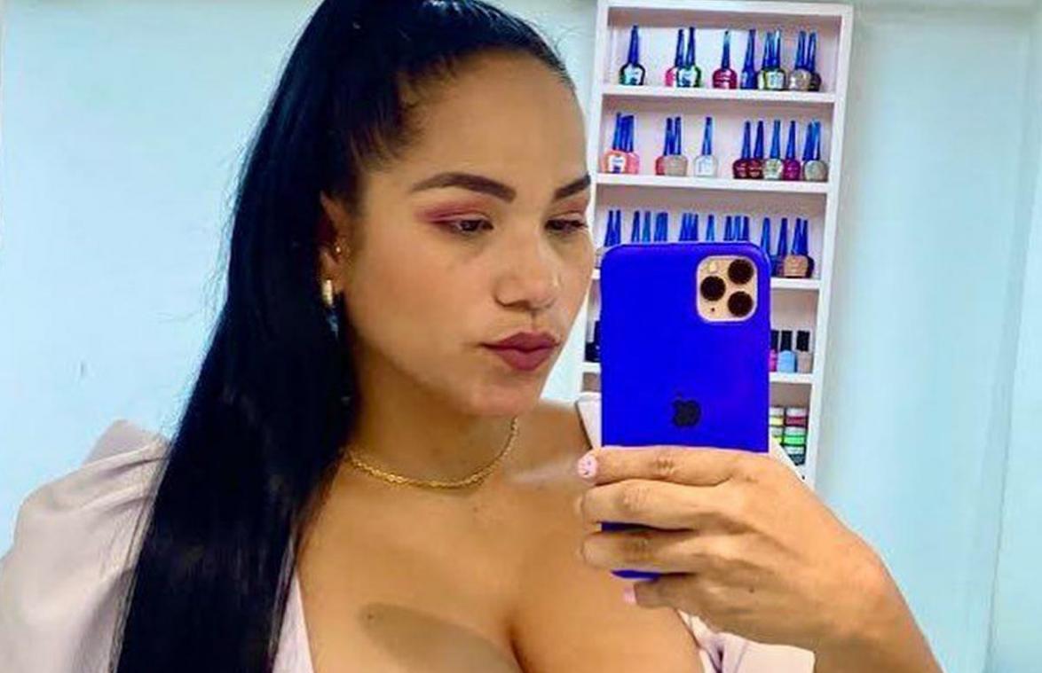 Outfit van mama ‘ongepast’ voor vergadering op school van zoon: «Ik voel me gediscrimineerd!» (foto)