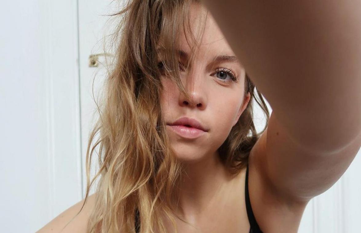 Bab Buelens overladen met complimenten: «Je staat echt mooi met zwarte lingerie» (foto)