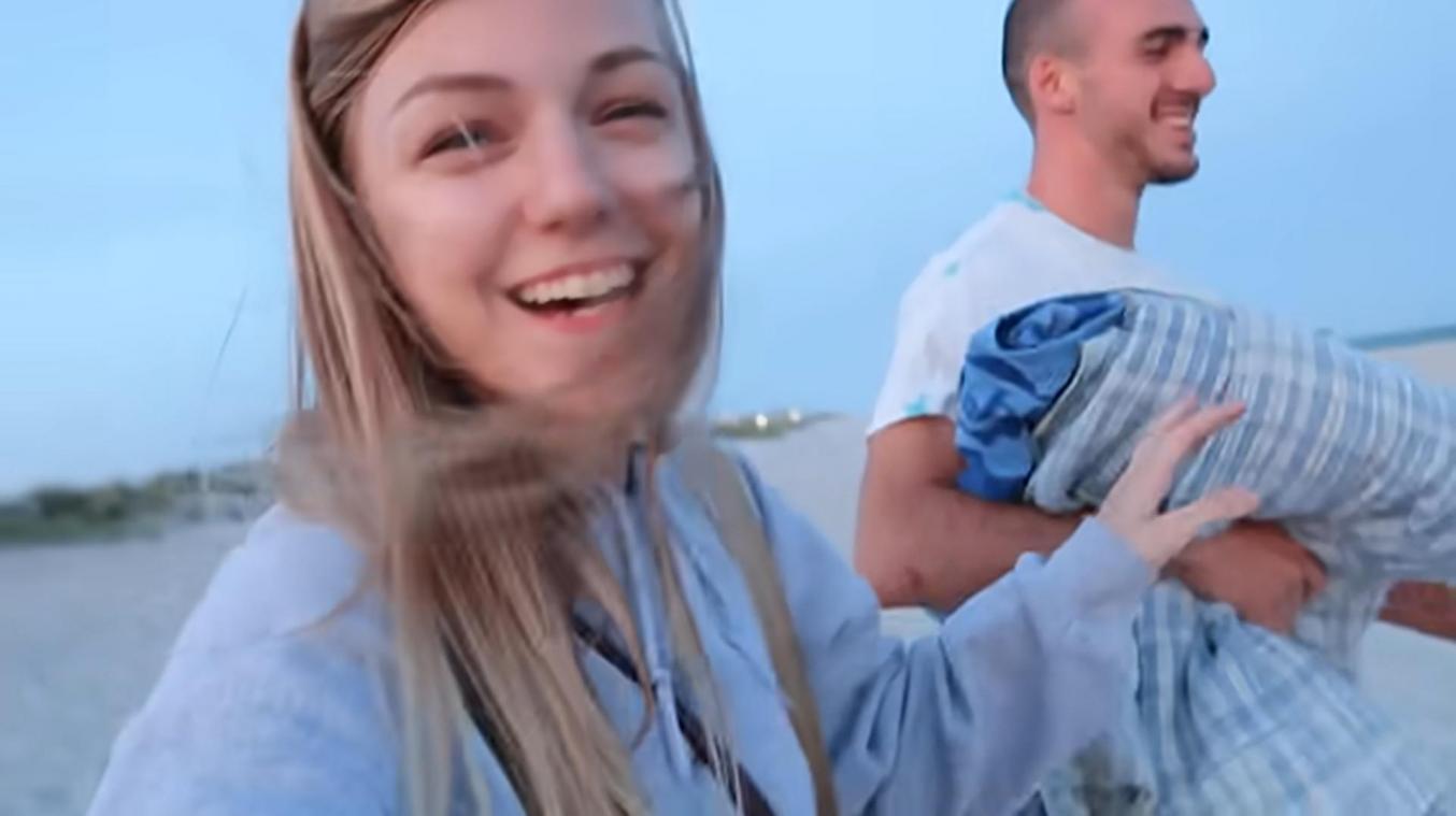 Verloofde verdacht na verdwijning ‘Vanlife’-influencer: «Ze zijn met twee op reis vertrokken, slechts een iemand keerde terug»
