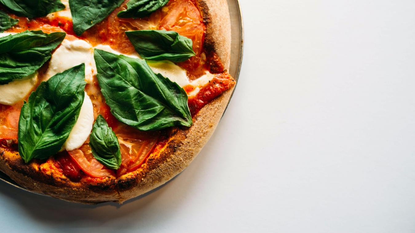 BIZAR. Franse chef maakt pizza met duizend kazen in wereldrecordpoging
