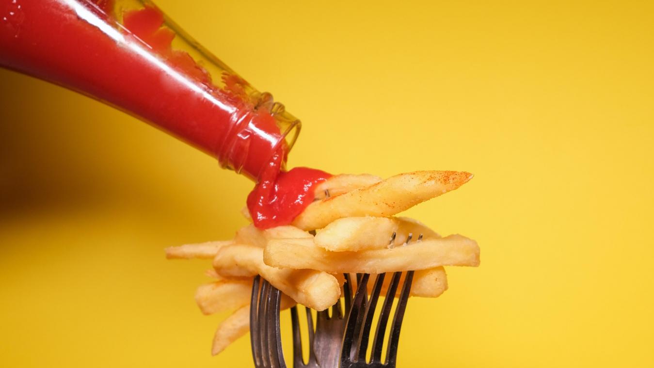 Met dit nieuwe gadget haal je altijd de laatste druppel ketchup uit de verpakking