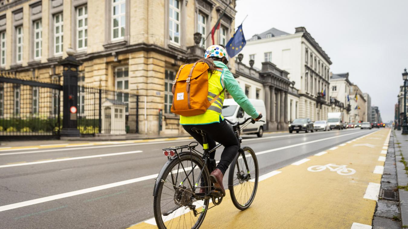 Fietspaden langs Brusselse Wetstraat officieel ingehuldigd