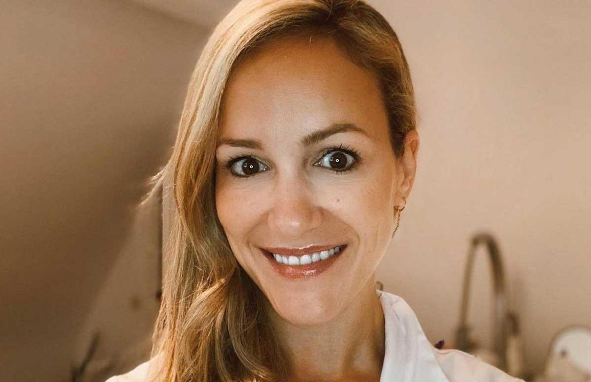 Elisabet uit ‘De Mol’ bevallen van derde kindje: «Een droom van een baby» (foto)