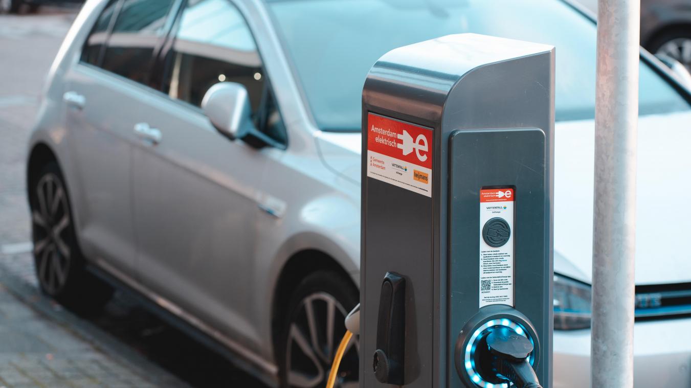 Nieuwe wagens vanaf 2027 verplicht elektrisch? Voorstel ligt op regeringstafel
