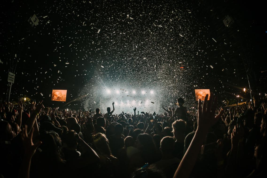 De festivals zijn terug! Maar hoe beslis je welk festival je centen waard is?