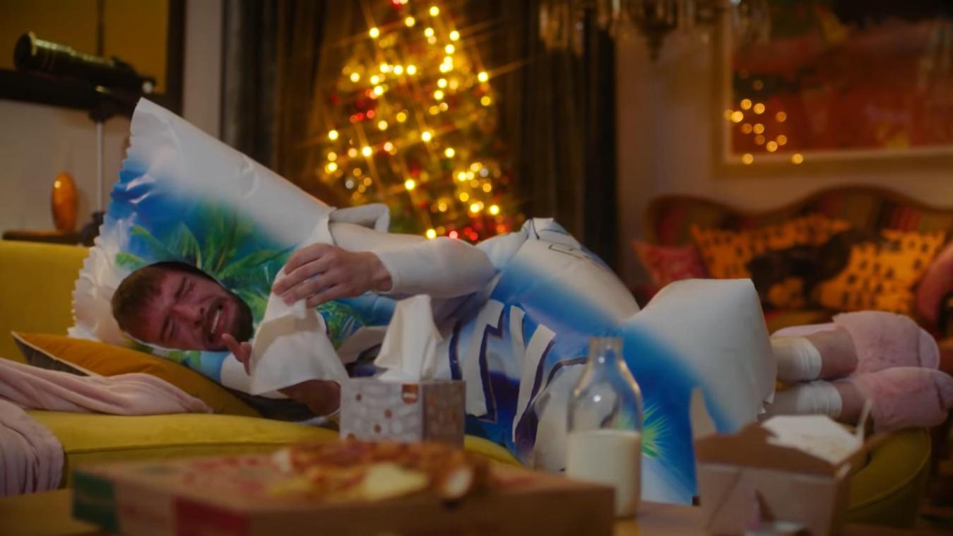 HILARISCH. Celebrations maakt dolkomisch reclamespotje over het meest gehate snoepje Bounty