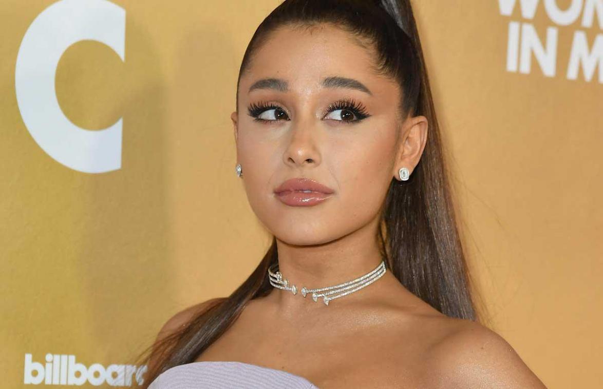 Ariana Grande krijgt commentaar op reclame voor cosmeticalijn: «Zou je niet beter een beha aandoen?» (foto)