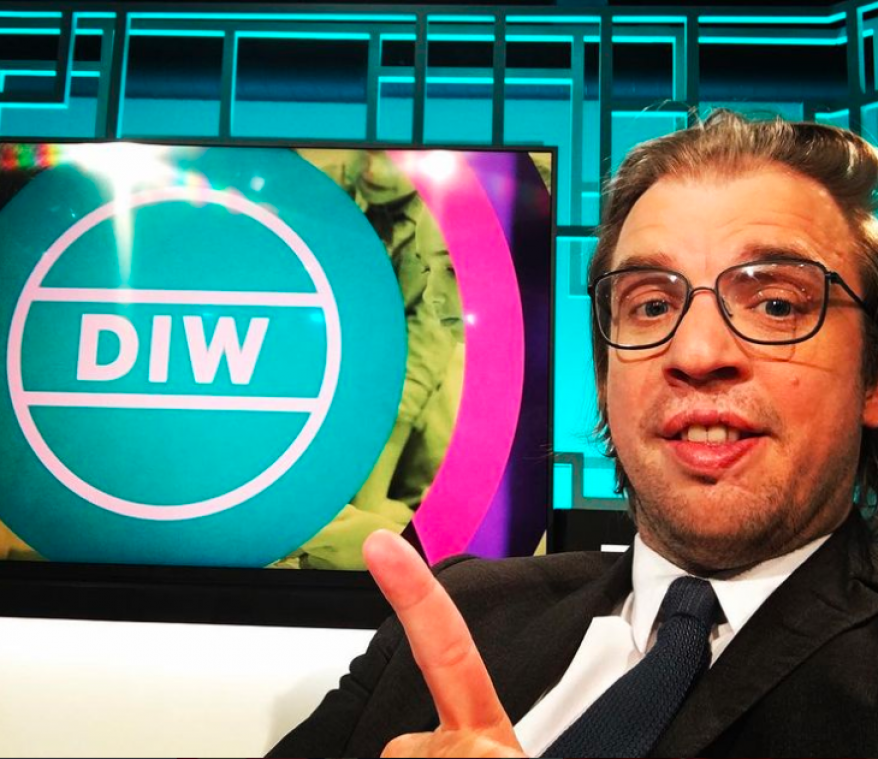 Jan Jaap Van der Wal stopt in mei als presentator van ‘De Ideale Wereld’