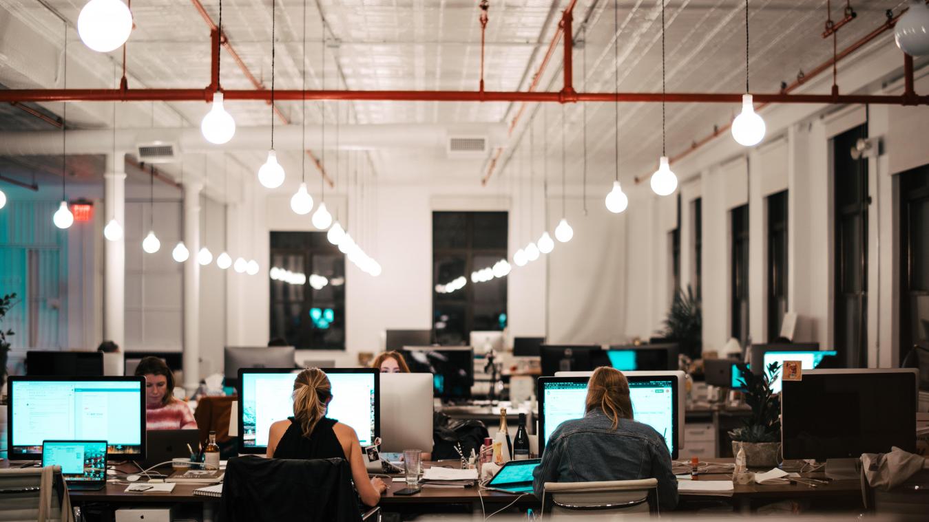 Bedienden en arbeiders vragen een duidelijker werkvloerbeleid, ook na de pandemie