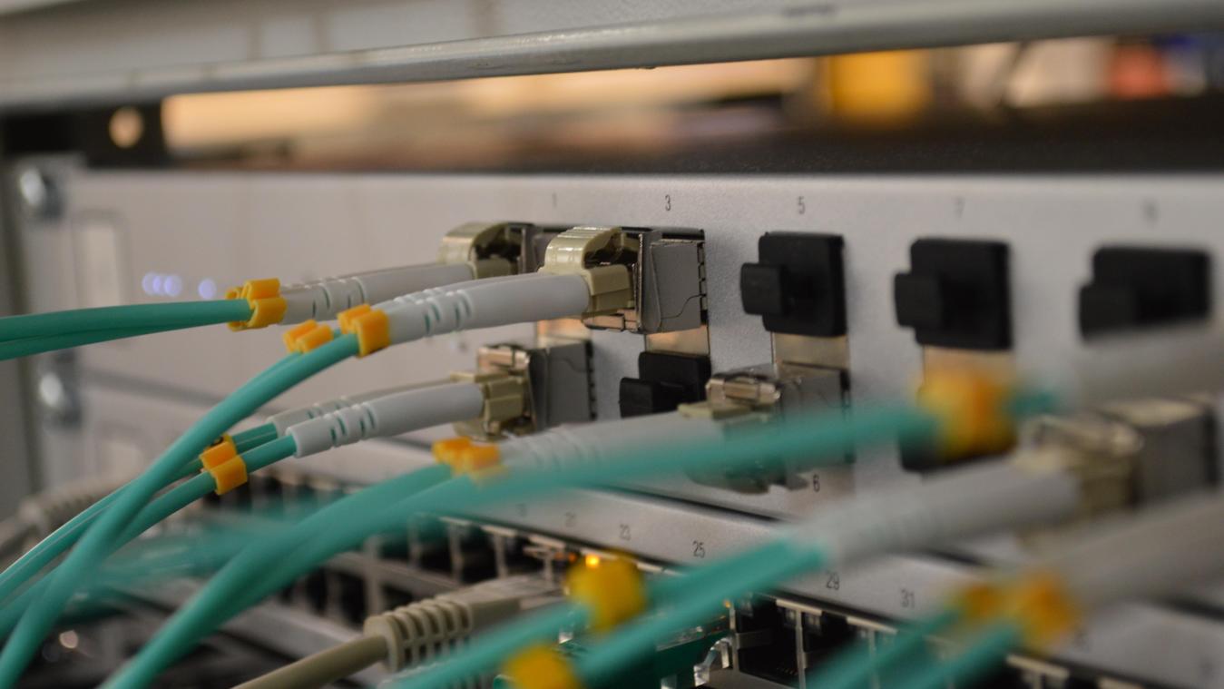 BIZAR. Man wil niet dat buur Wifi steelt en legt zo het hele stedelijke netwerk plat