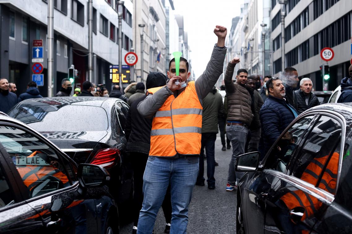 Uber-verbod in Brussel: Delegatie chauffeurs ontvangen door minister-president Vervoort