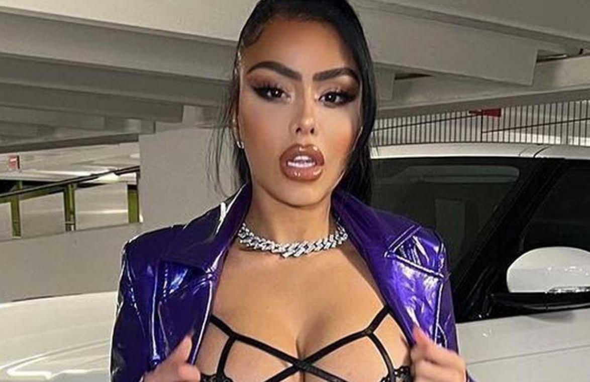 Influencer krijgt kritiek op lingeriefoto in parkeergarage: «Dat is ongepast in het openbaar»