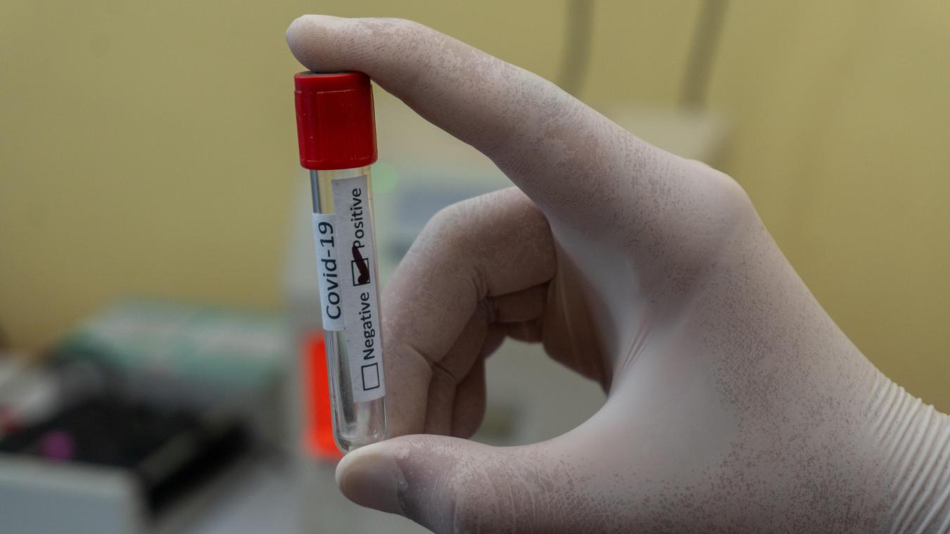 BIZAR. Nederlander gearresteerd die online coronavirus verkocht