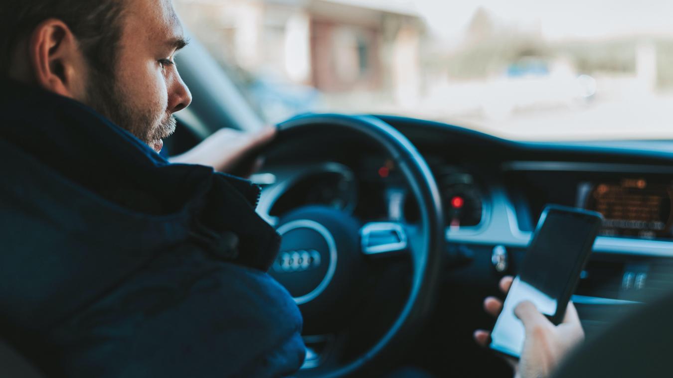 Smartphone op de schoot als gps? 174 euro boete