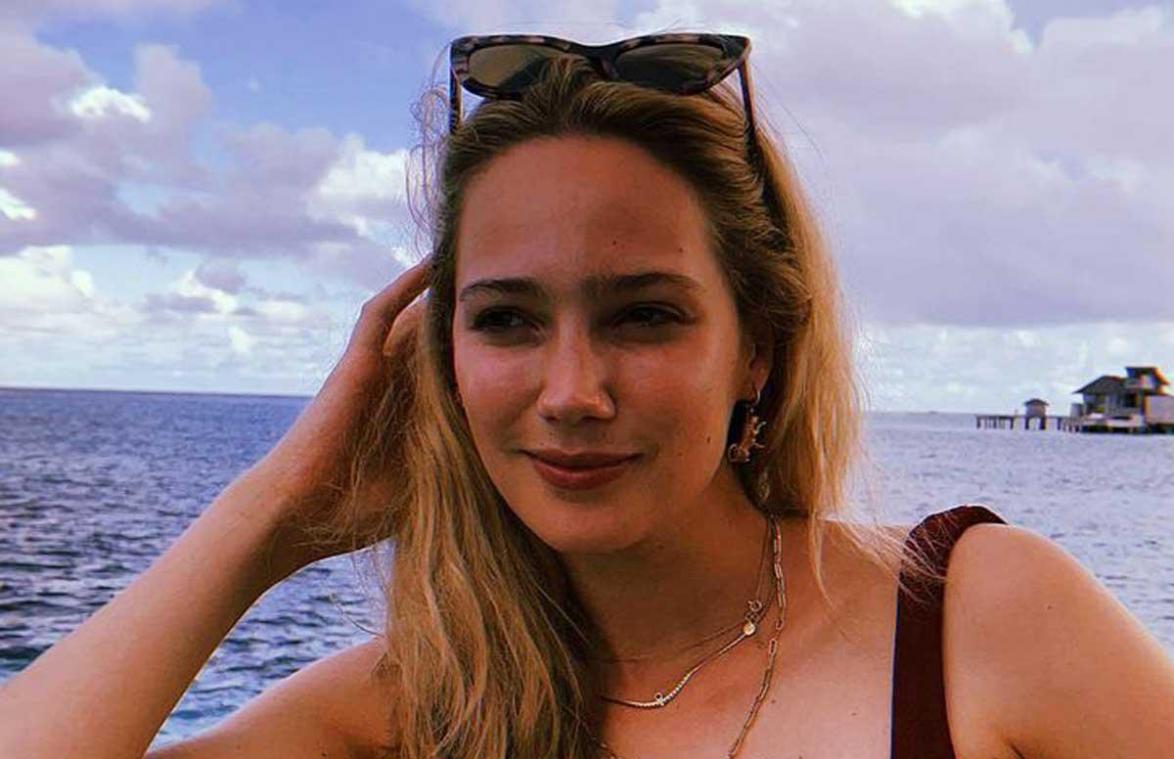Lauren Versnick overladen met complimenten op badpakfoto: «Oogverblindend mooi!»
