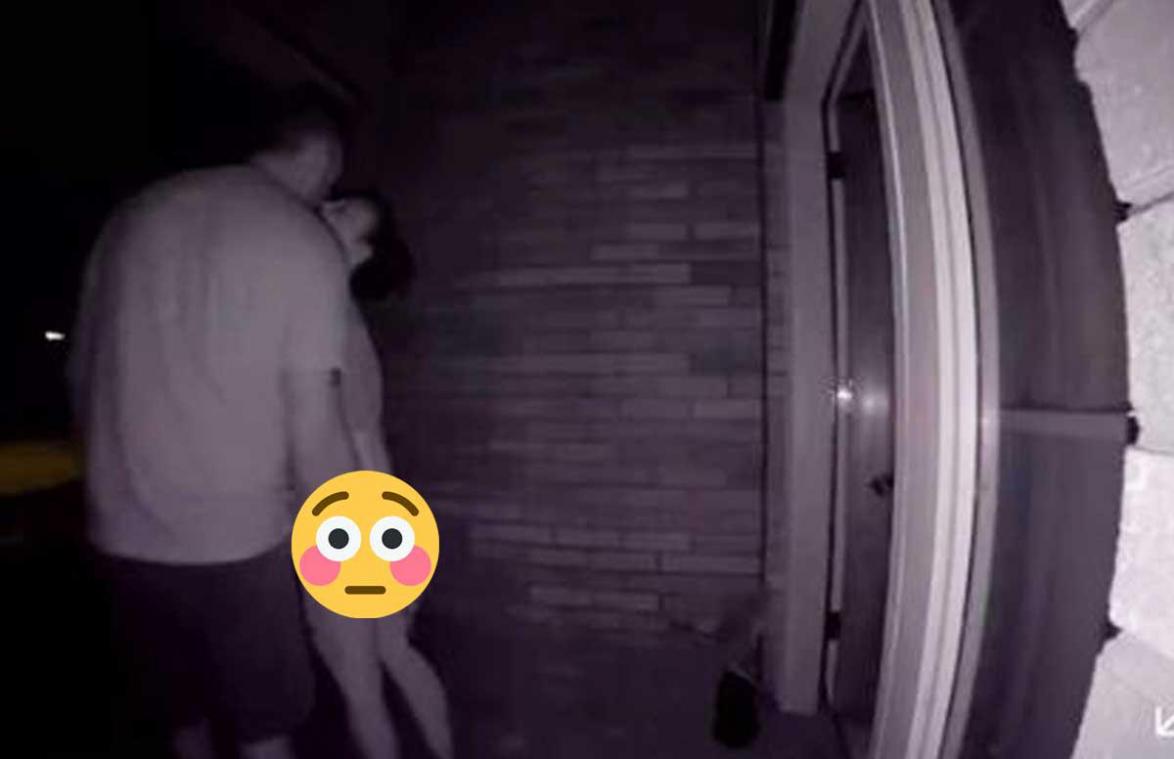 Vrouw betrapt man met halfnaakte minnares: «En dat voor de camera die hij zelf installeerde...» (video)