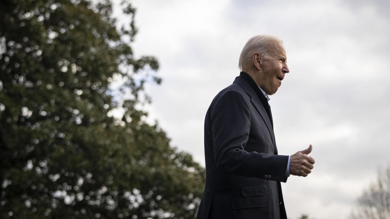 Nieuwe hond in Witte Huis: president Biden stelt ‘Commander’ voor (video)