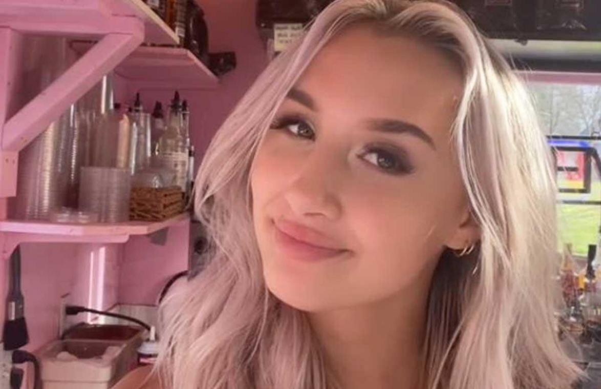 Serveerster die in lingerie werkt openhartig: «Dat was enorm gênant!» (video)