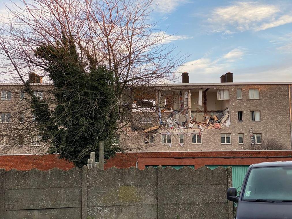 Appartementsgebouw deels ingestort na zware gasexplosie in Turnhout: eerste slachtoffer gevonden, 8 vermisten