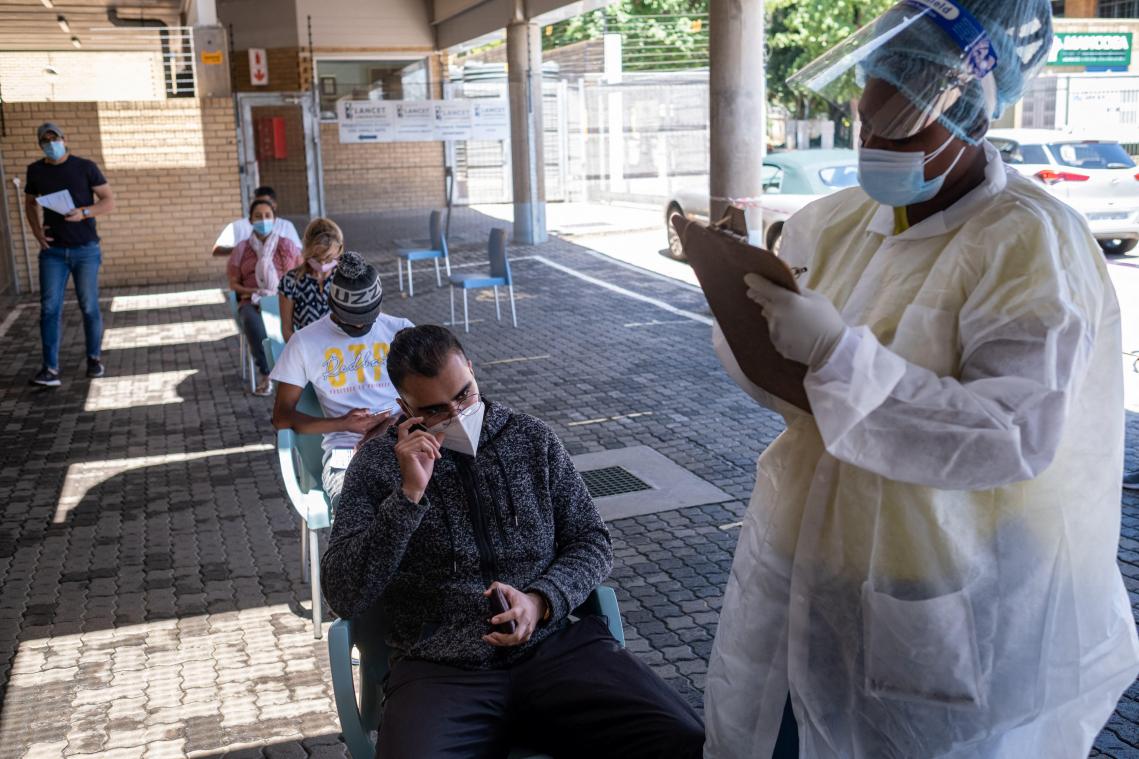 Zuid-Afrika lijkt omikronpiek al snel voorbij, maar dat is niet noodzakelijk goed nieuws