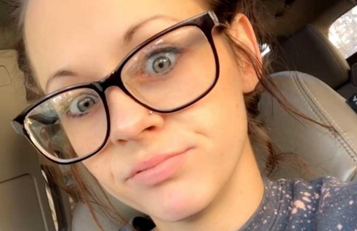Vrouw ontdekt opvallend detail op trouwfoto: «Ik had beter moeten weten»